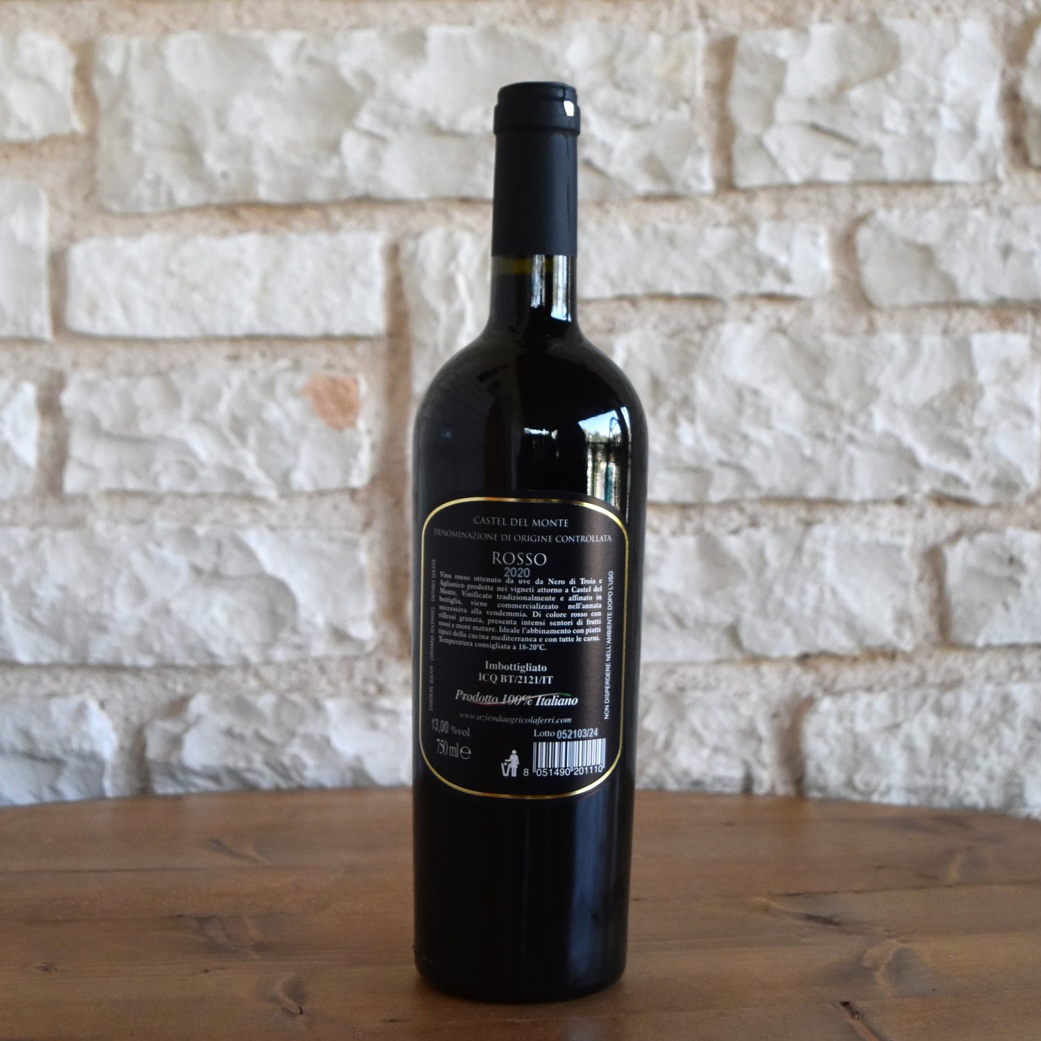 Butelka 750 ml czerwonego wina D.O.C. Castel del Monte