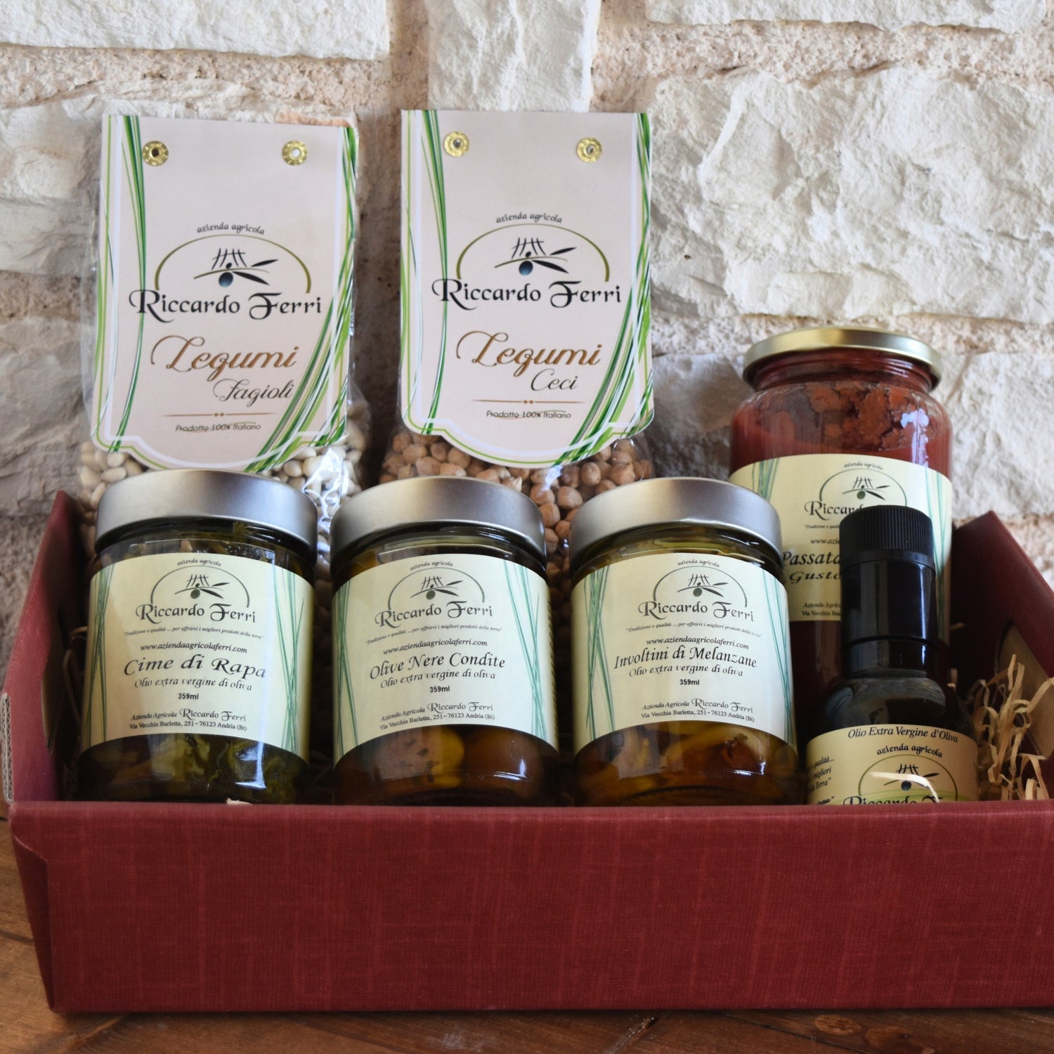 Small tray with typical Apulian products