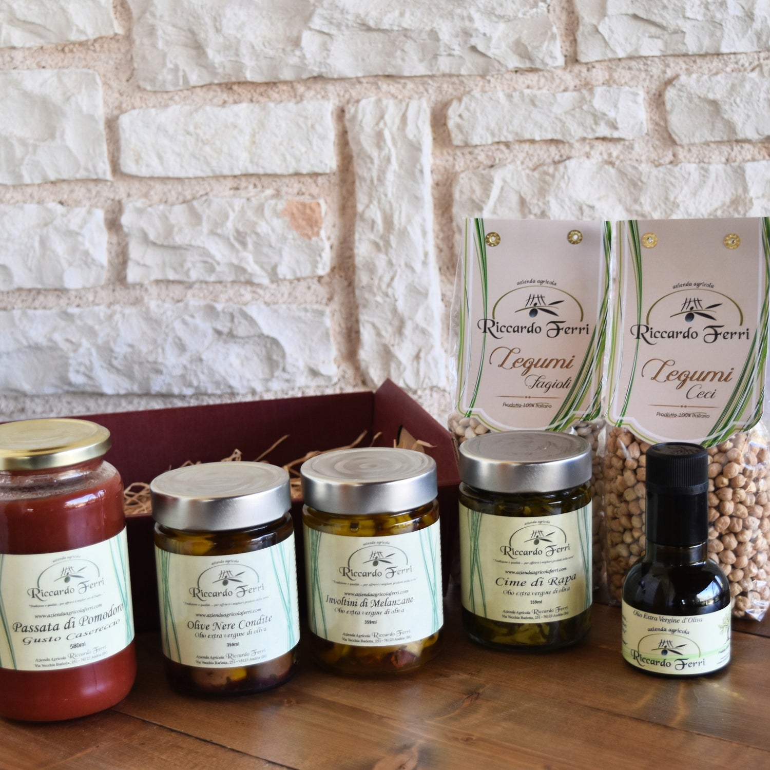 Small tray with typical Apulian products