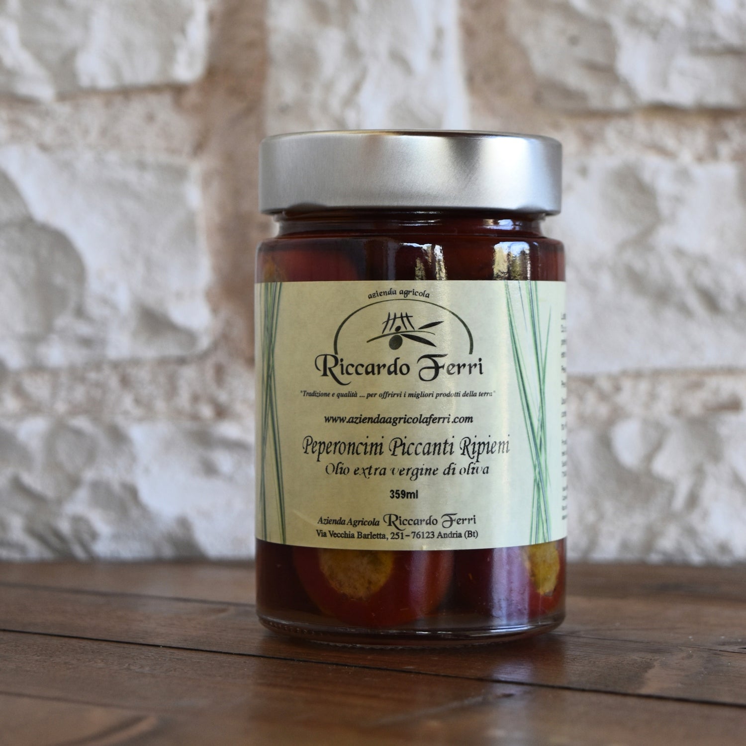 359 gr Peperoncini piccanti ripieni sott’olio con olio extra vergine d’oliva